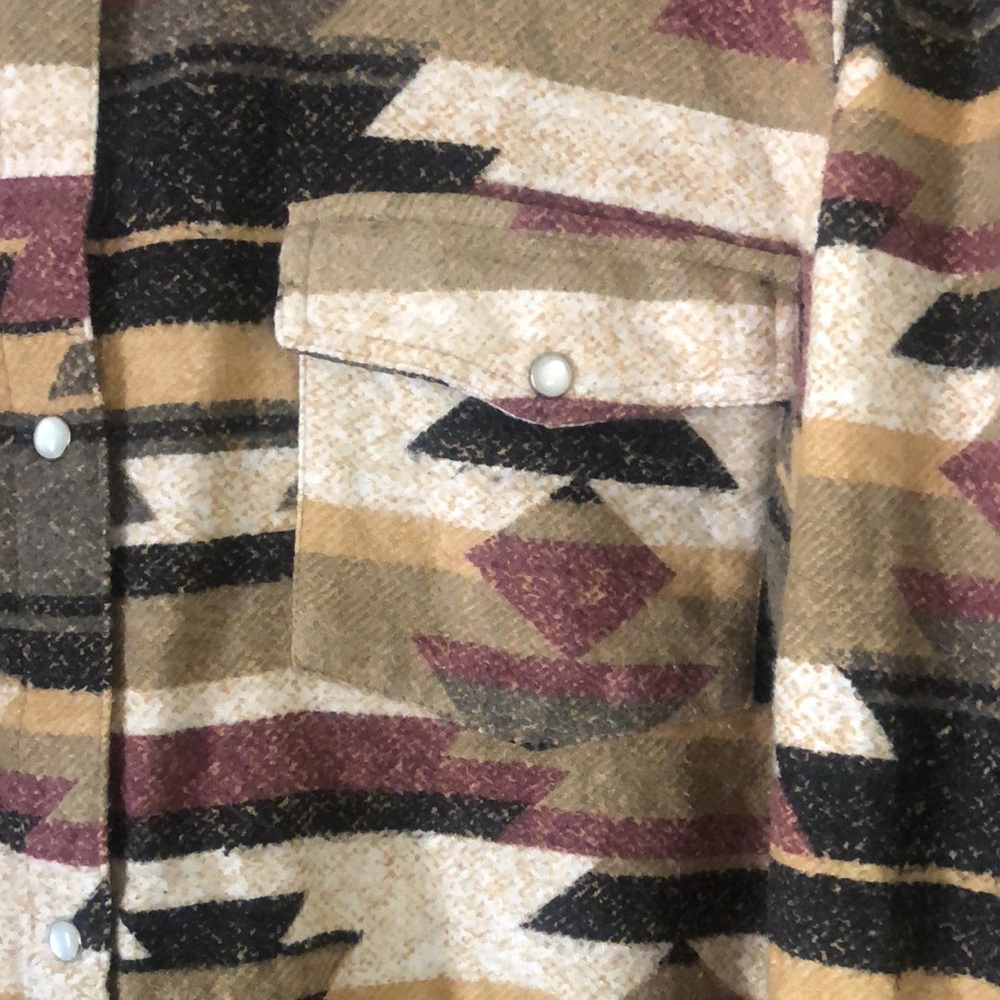 Canyon retreat fall Aztec Geometric Patterned Button-Up shacket flannel Shirt - Picture 4 of 15